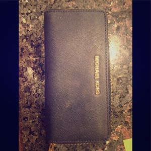 Micheal kors wallet